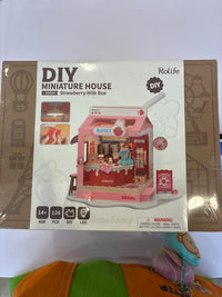 Rolife DIY Strawberry Milk Box DS034
