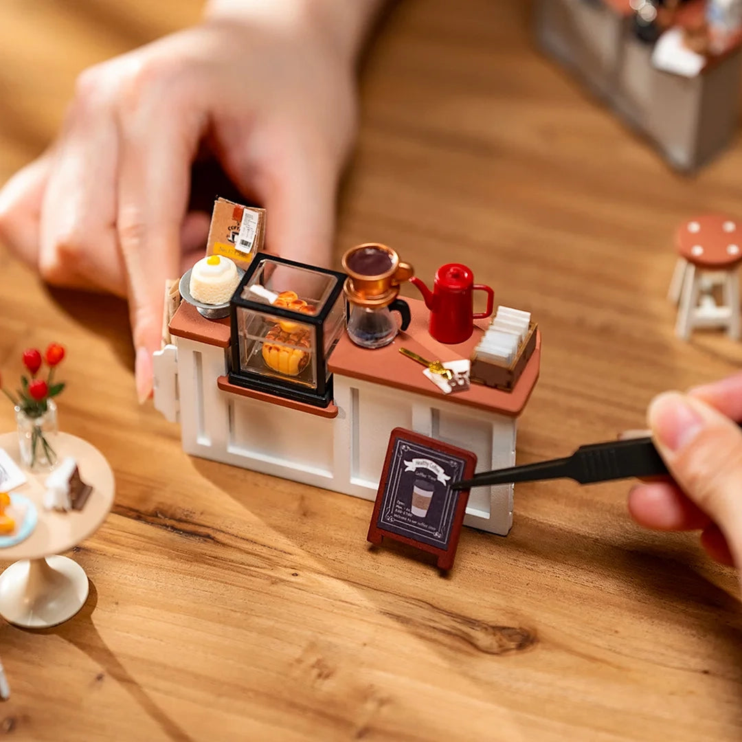 Rolife Flavory Café DIY Miniature House Kit DG162