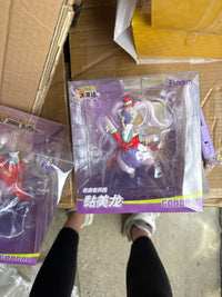 粘美龙