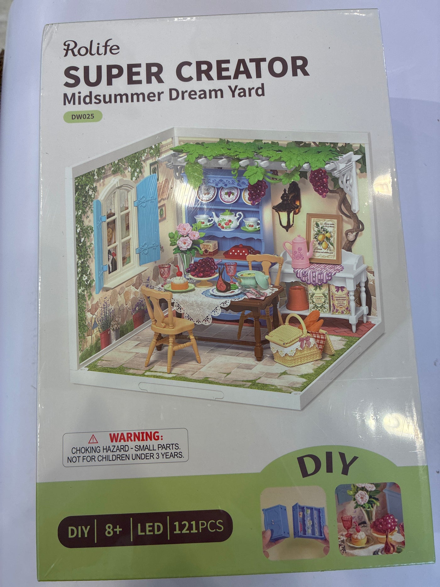 Rolife Super Creator Midsummer Dream Yard DW025