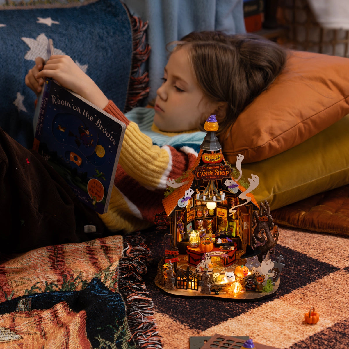 Rolife Haunted Candy House DIY Miniature House Kit DG186