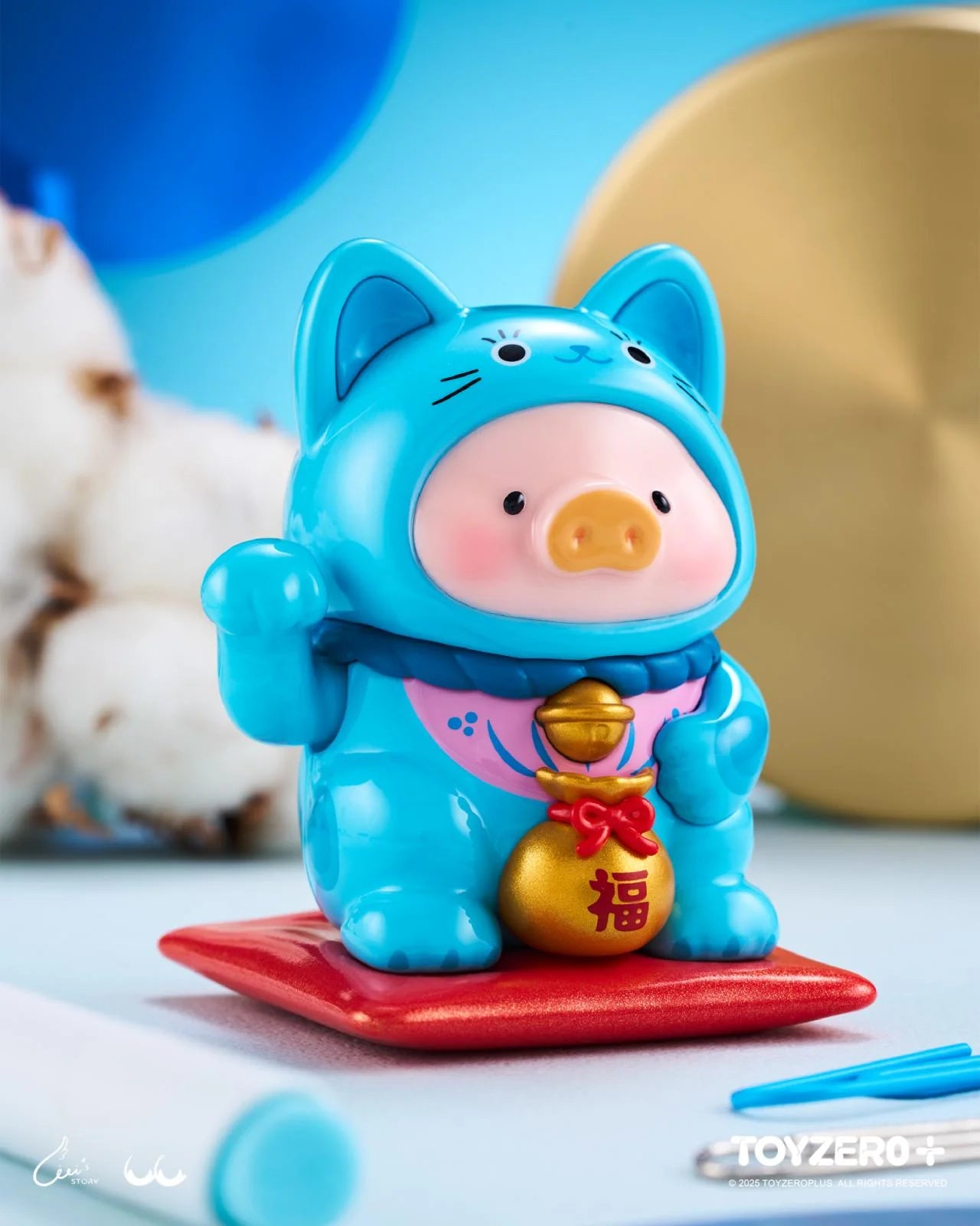 Lulu the piggy lucky cat